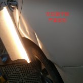 蓝鸟后翼子板严重凹陷修复案例